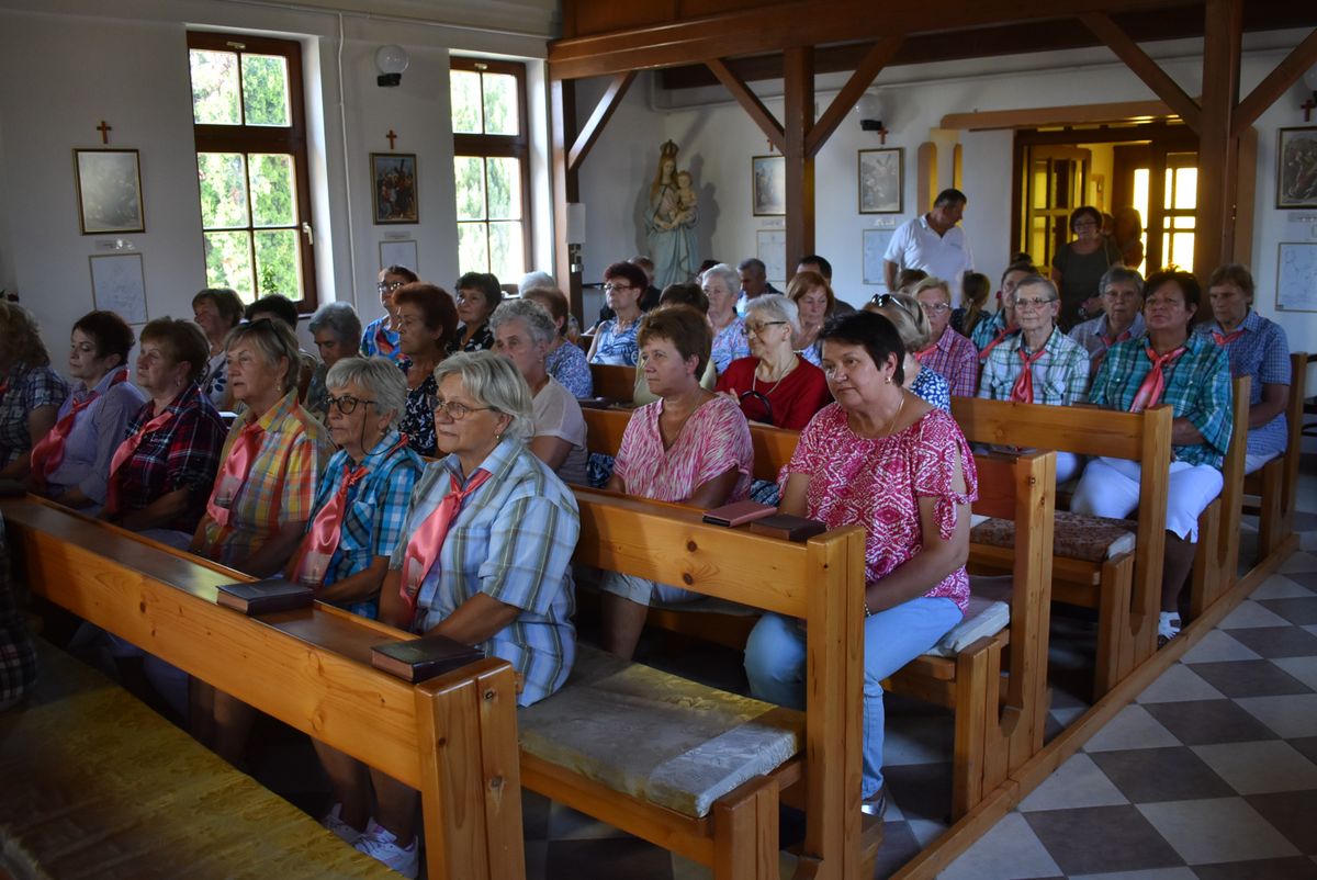 Sok nagyszülő unokájával érkezett az ünnepségre