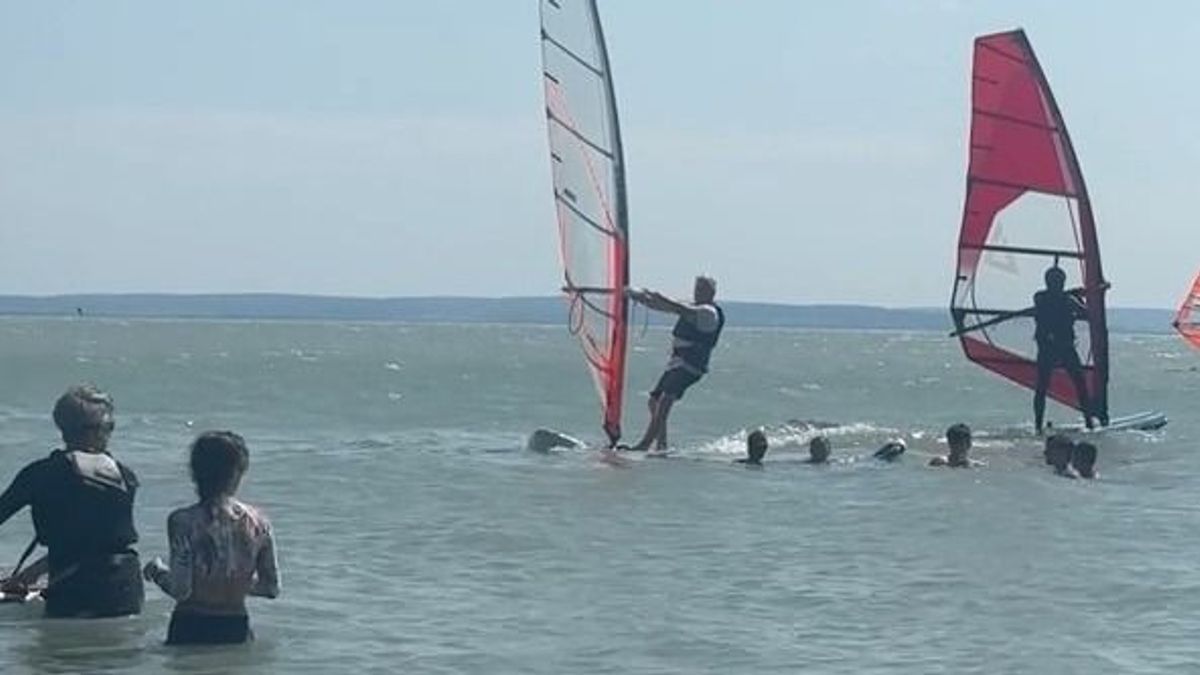 Szelek szárnyán - szörfösök ideje a Balatonon (videó)