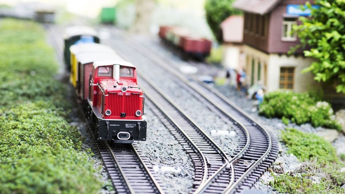 Több mint száz méter hosszú terepasztal a Nemzetközi Vasútmodell Kiállításon