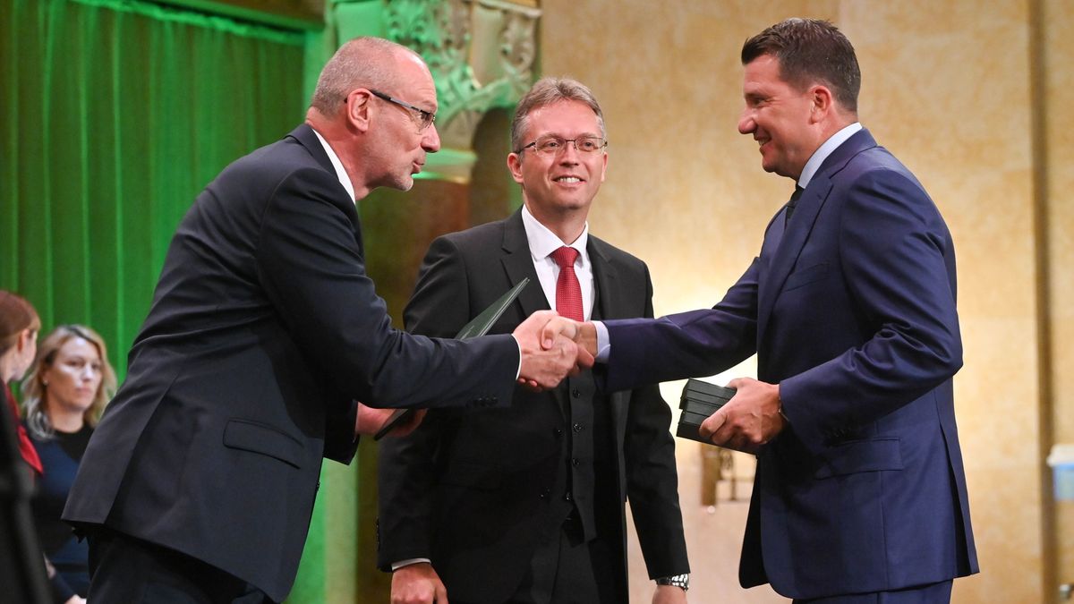 A Magyar Érdemrend parancsnoki keresztjével tüntették ki az MBH Bank vezérigazgatóját