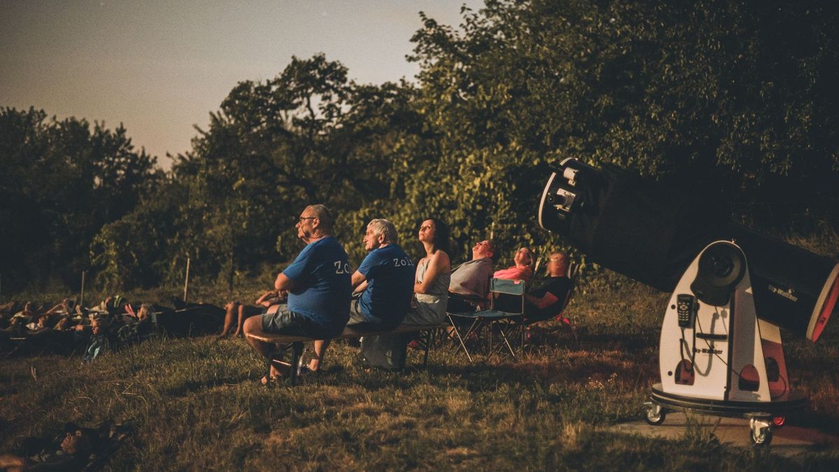 Pihenőszékes koncert a csillagos ég alatt