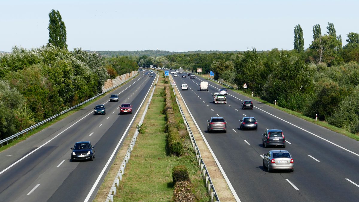Tudta? Komoly büntetést kockáztat meg, ha videóra vesz egy balesetet