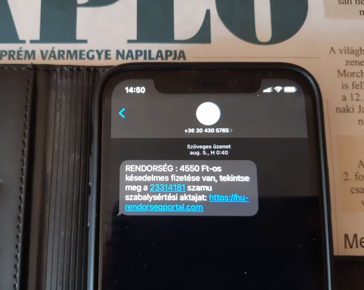 A rendőrség nevében keresték meg újságírónkat céges telefonján. A kéretlen üzenetek hívószámát mindig ellenőrizni kell, ha gyanús, érdemes letiltani, jelenteni