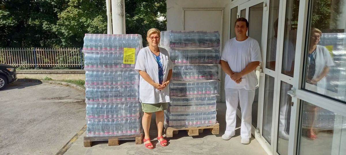 Múlt pénteken érkezett az ásványvíz-adomány