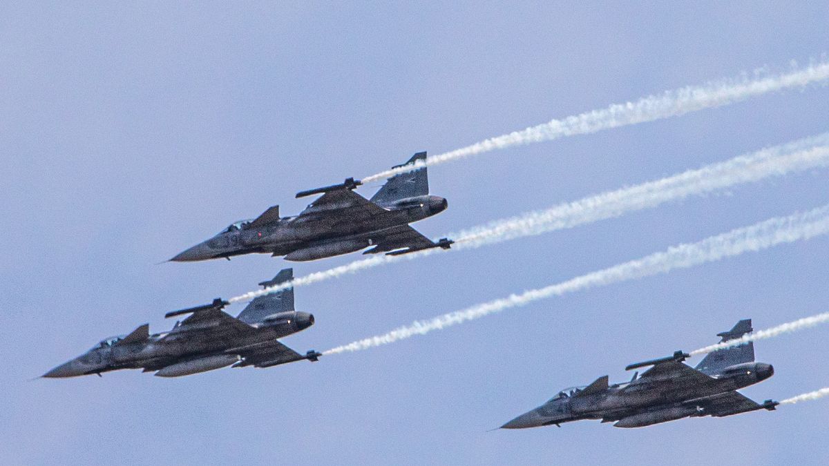 Kötelékrepülés Gripenekkel