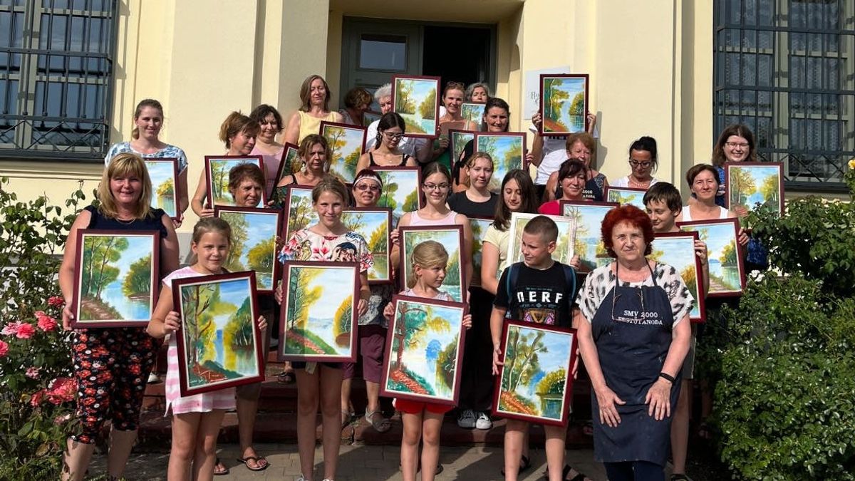 Van egy csodás bakonyi kastély, amely az örömfestésnek is otthona