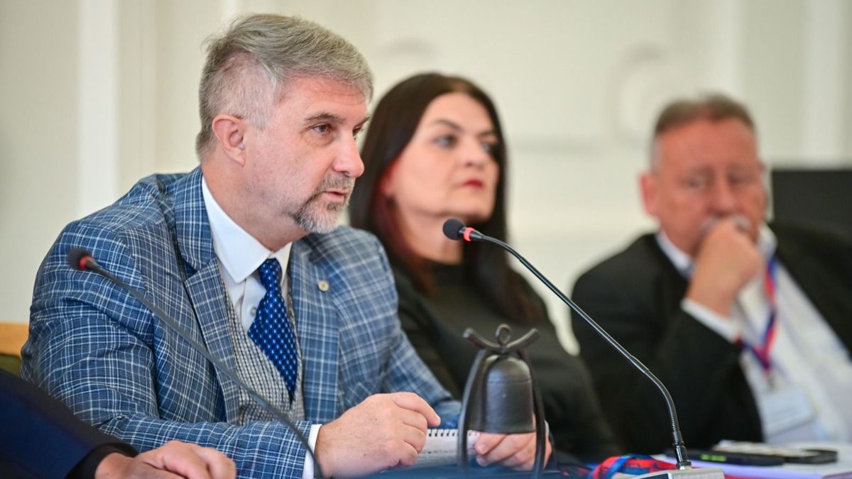 Távozik pozíciójából Pápa alpolgármestere