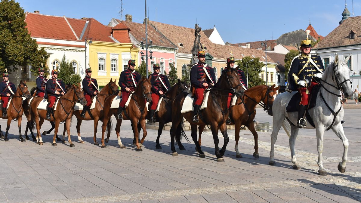 A hősies magyar lovasrohamra emlékeztek Pápán