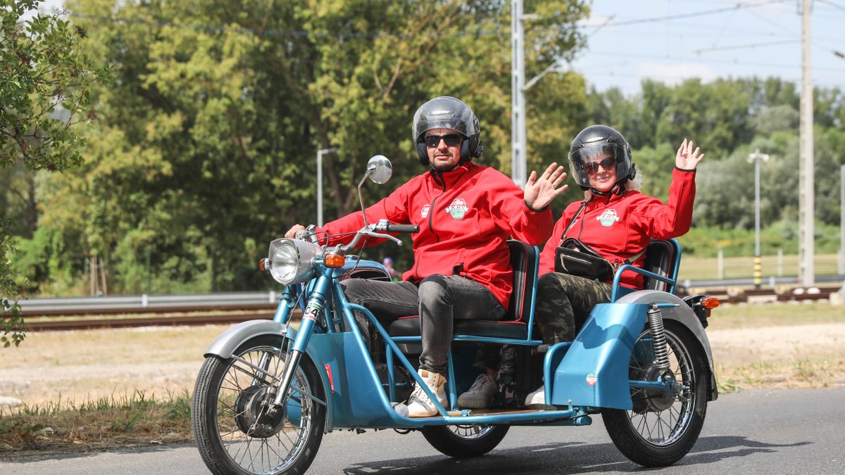 Veterán motorok, buszok, autók a Balatonnál (képgaléria)