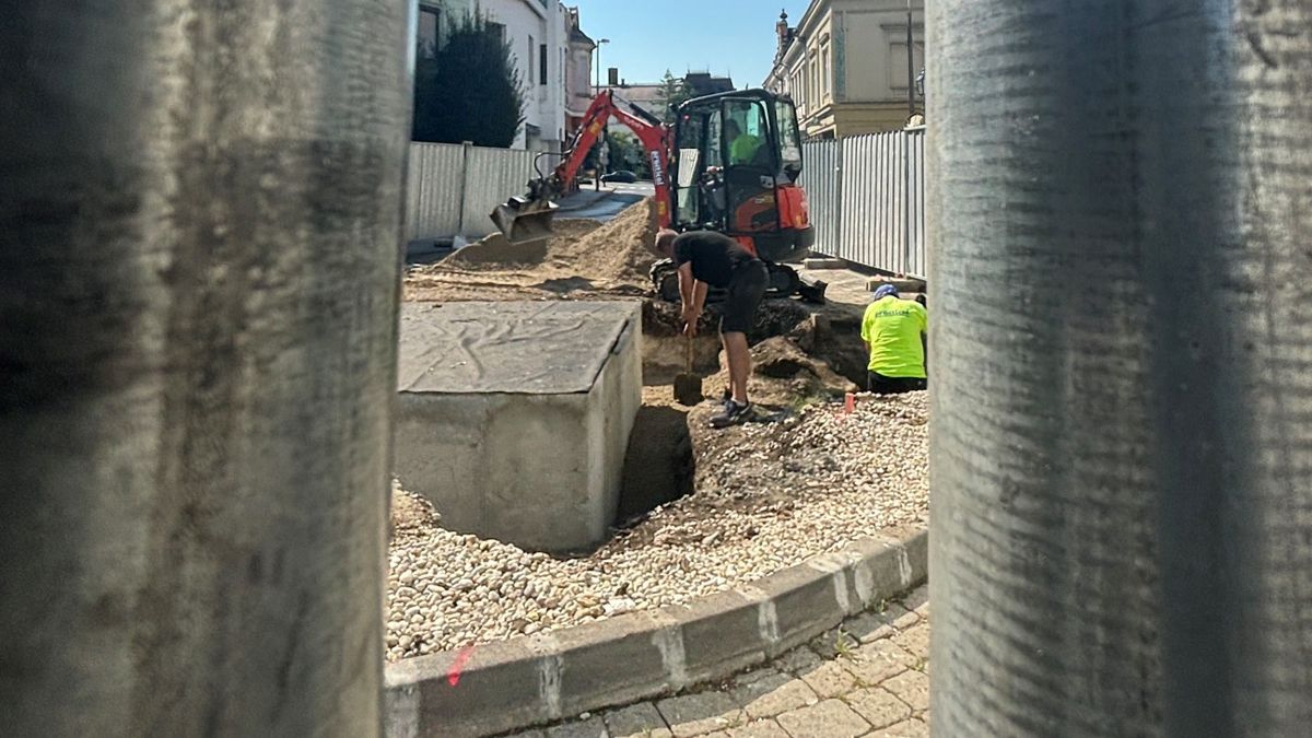 Szoboráthelyezés – az Óváros térről a Szabadság térre