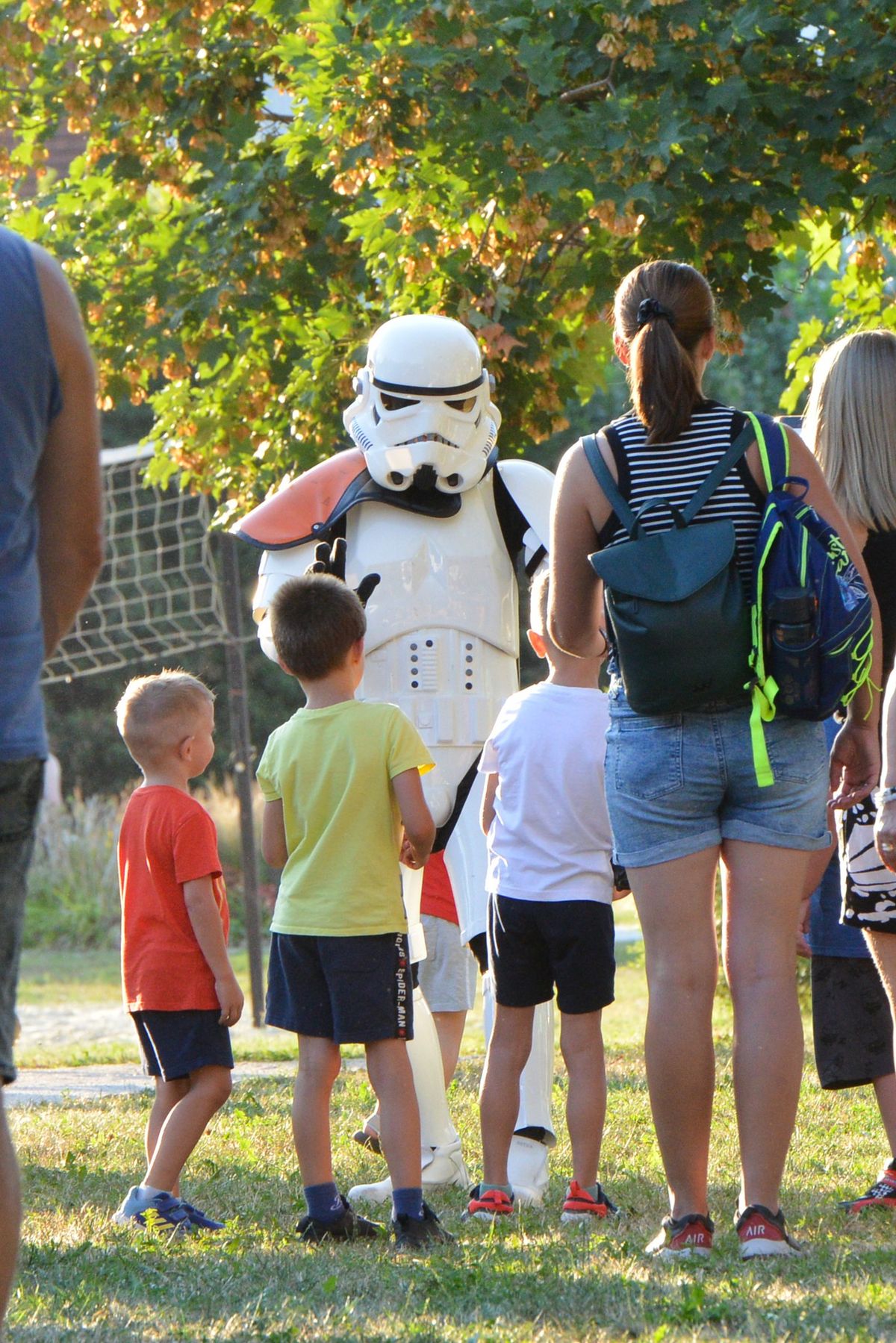 Egy Star Wars-béli birodalmi rohamosztagos is feltűnt a nemesvámosi falunapon, kicsik és nagyok örömére