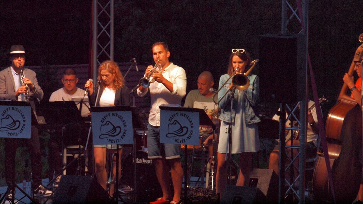 Vidám dixie-piknik a hegyoldalban