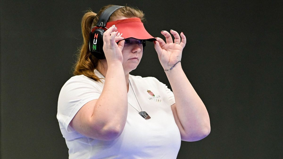 Major Veronika olimpiai rekord beállításával első helyen döntős a női sportpisztoly alapversenyében
