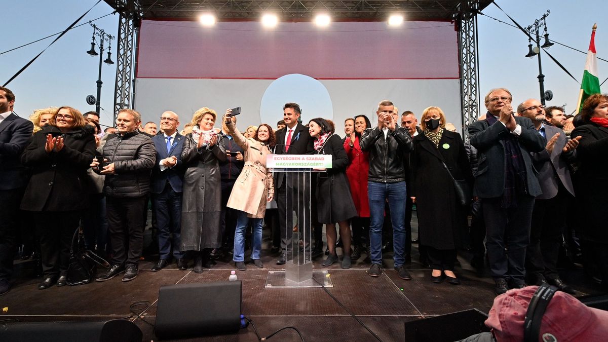 Semmiből sem tanul a magyarországi baloldal