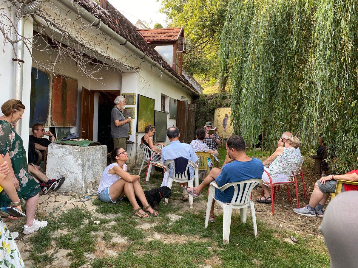 Kortárs irodalmi életünk nagyjai tavaly is szívesen jöttek a kis bakonyi községbe, hogy saját műveikből felolvassanak