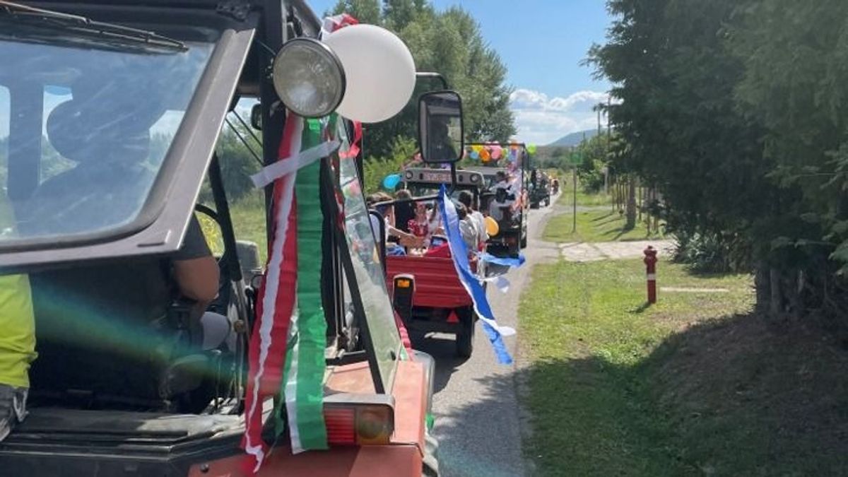 Újra közösen szüretelnek