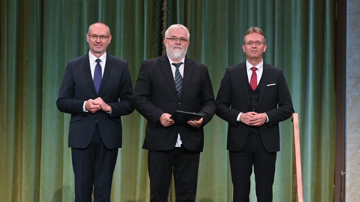 Magyar Érdemrend lovagkeresztet kapott Fenyvesi Ottó