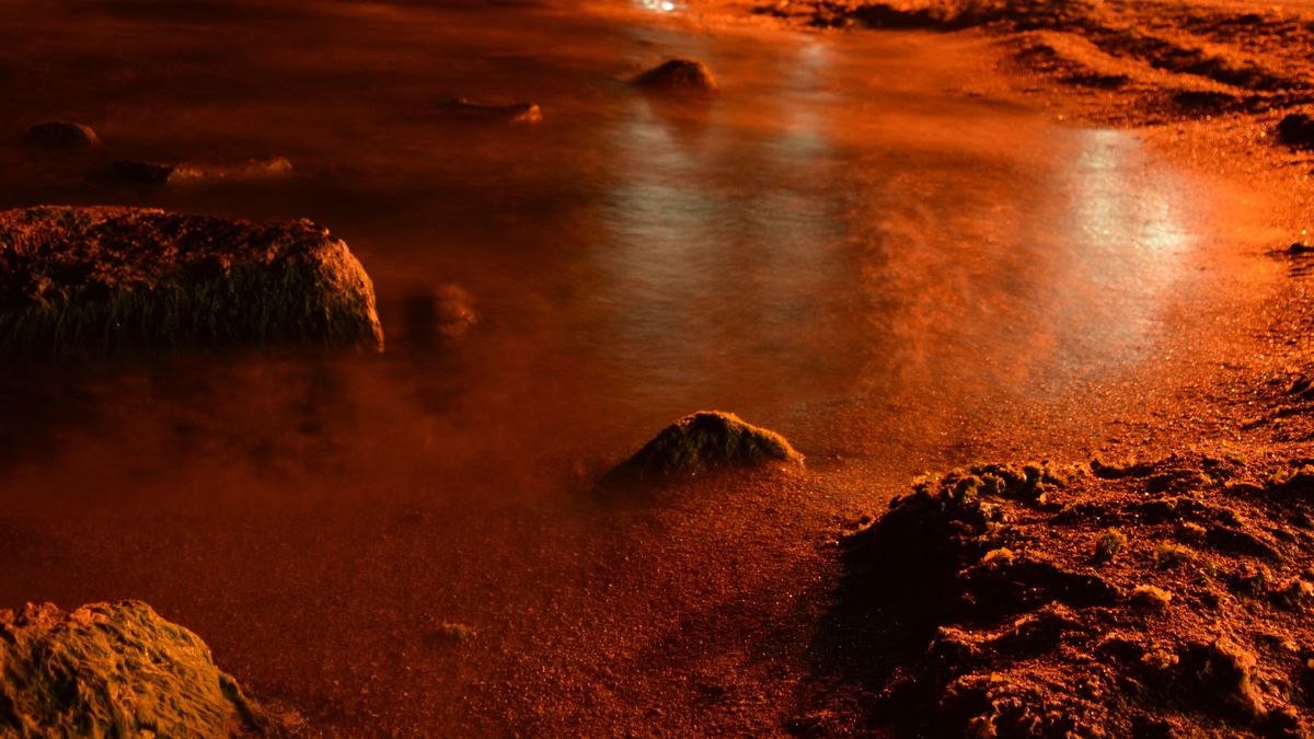 Óriási mennyiségű víz húzódhat meg a kutatók szerint a Mars felszíne alatt