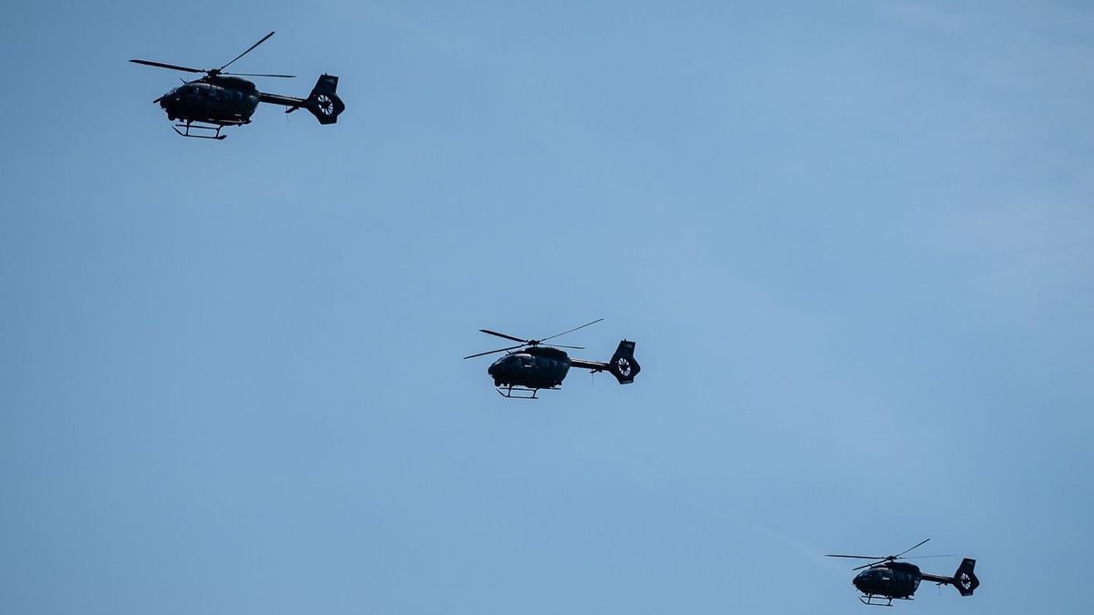 Jönnek a harci helikopterek!