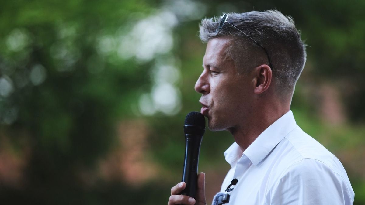 A kémkedés miatt elítélt KGBéla nyomába léphet Magyar Péter