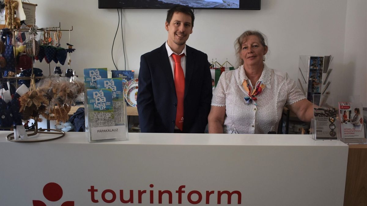 Új köntösbe bújt a pápai Tourinform iroda