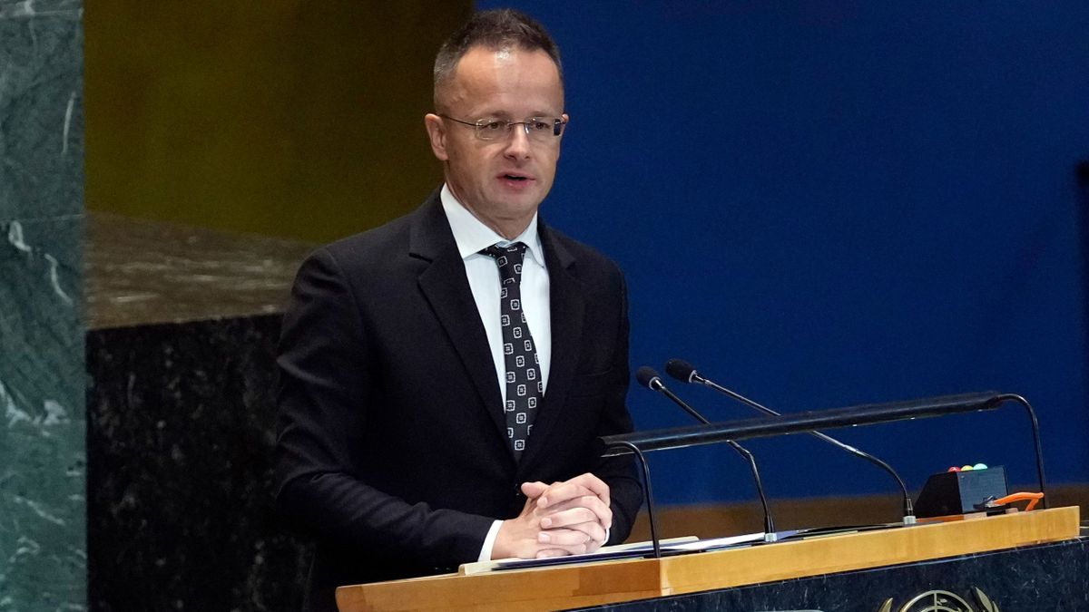 Szijjártó Péter: meg kell előzni a közel-keleti válság további eszkalációját
