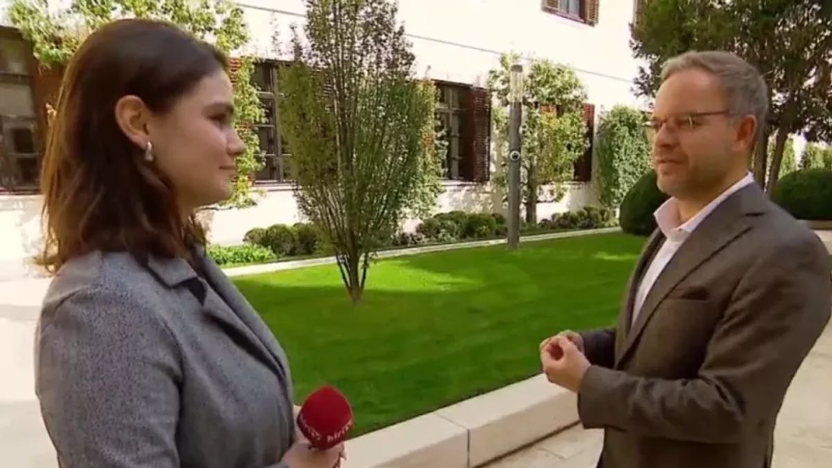 Orbán Balázs: Magyar Péter angolnákat meghazudtoló módon igyekszik kibújni a vita alól (videó)