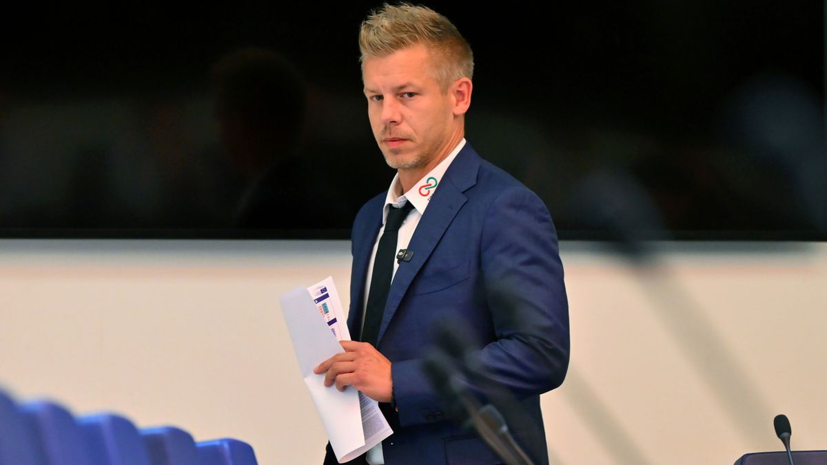 A legfőbb ügyész indítványt tett Magyar Péter EP-képviselő mentelmi jogának felfüggesztésére lopás miatt