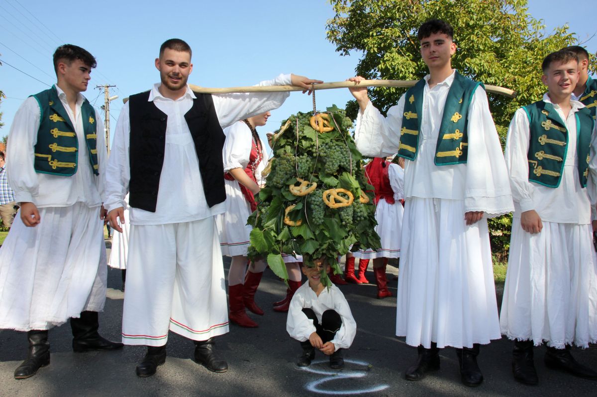 A Badacsonyi szüret elmaradhatatlan kelléke a szőlőharang, amit a vasárnapi felvonuláson is láthatnak majd az érdeklődők