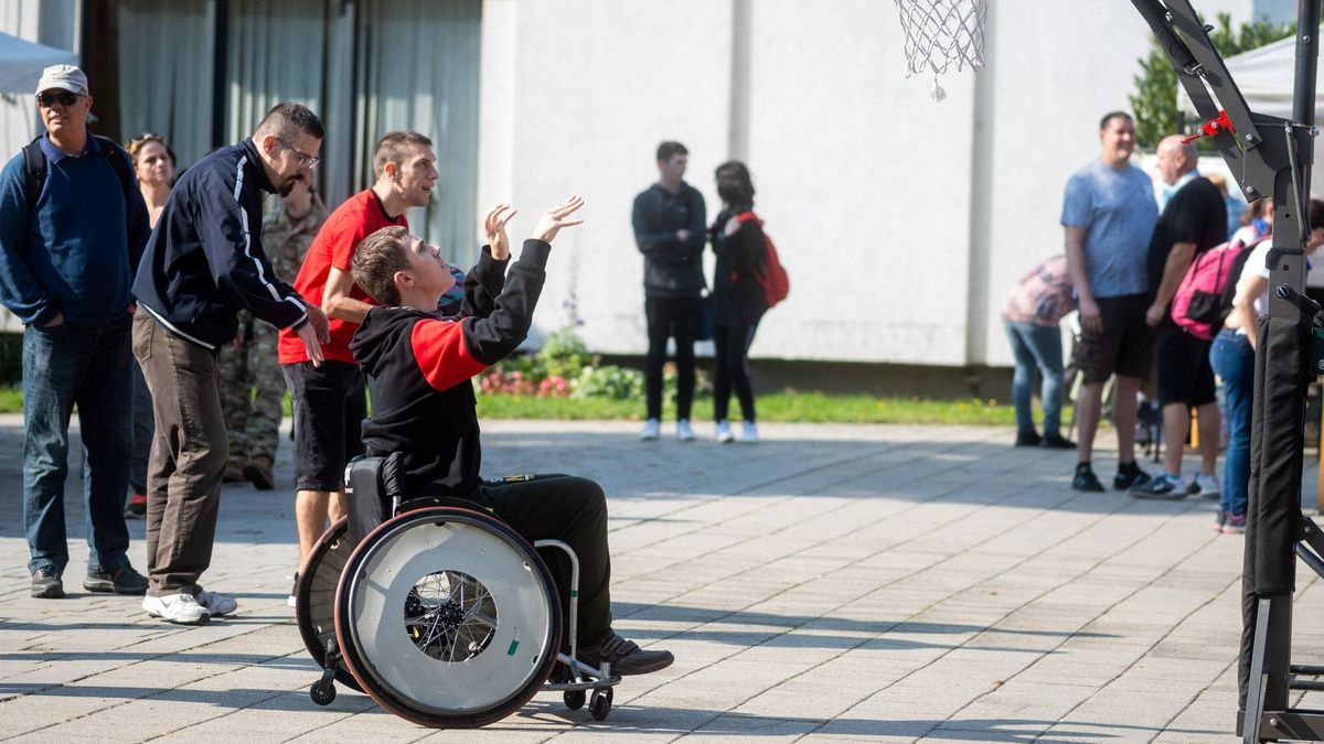Érzékenyítő program társadalmi összefogással