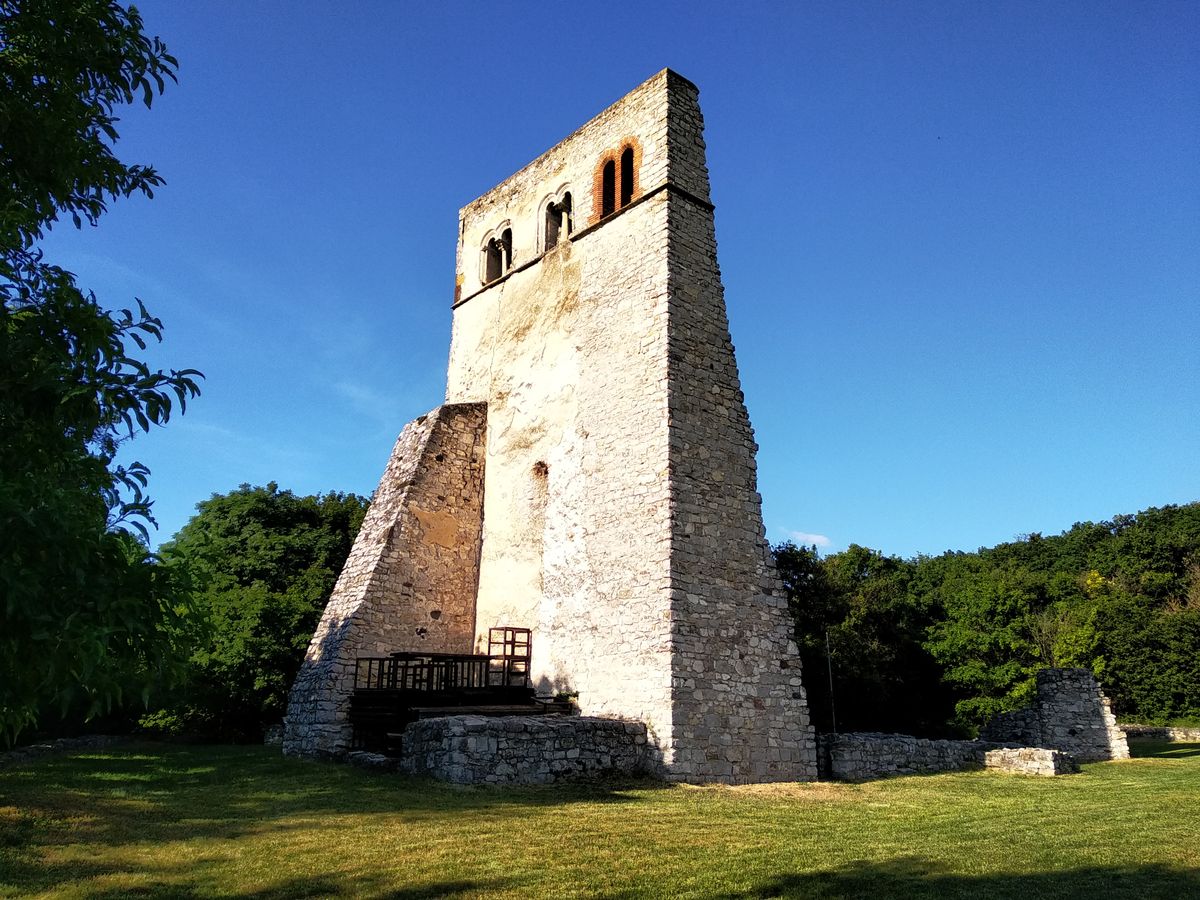 Az alsódörgicsei Boldogasszony templomrom