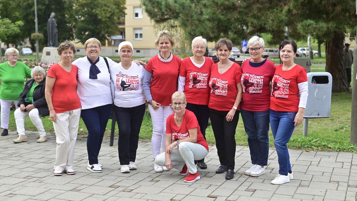 Szeniorok lejtettek örömtáncot