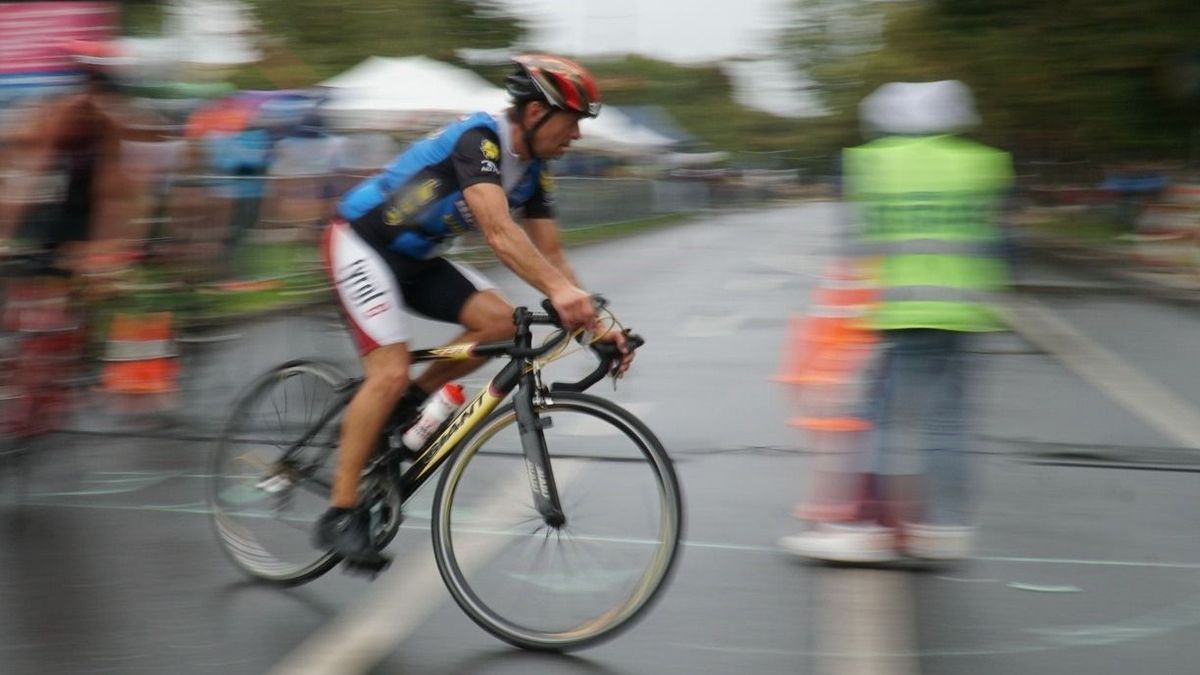Duatlon: ezeket az utakat zárják le a hétvégén Ajkán