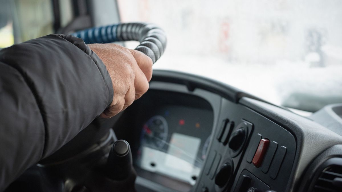 Zsúfolt fővárosi úton halt meg egy kamionsofőr, még utolsó erejével is másokat óvott