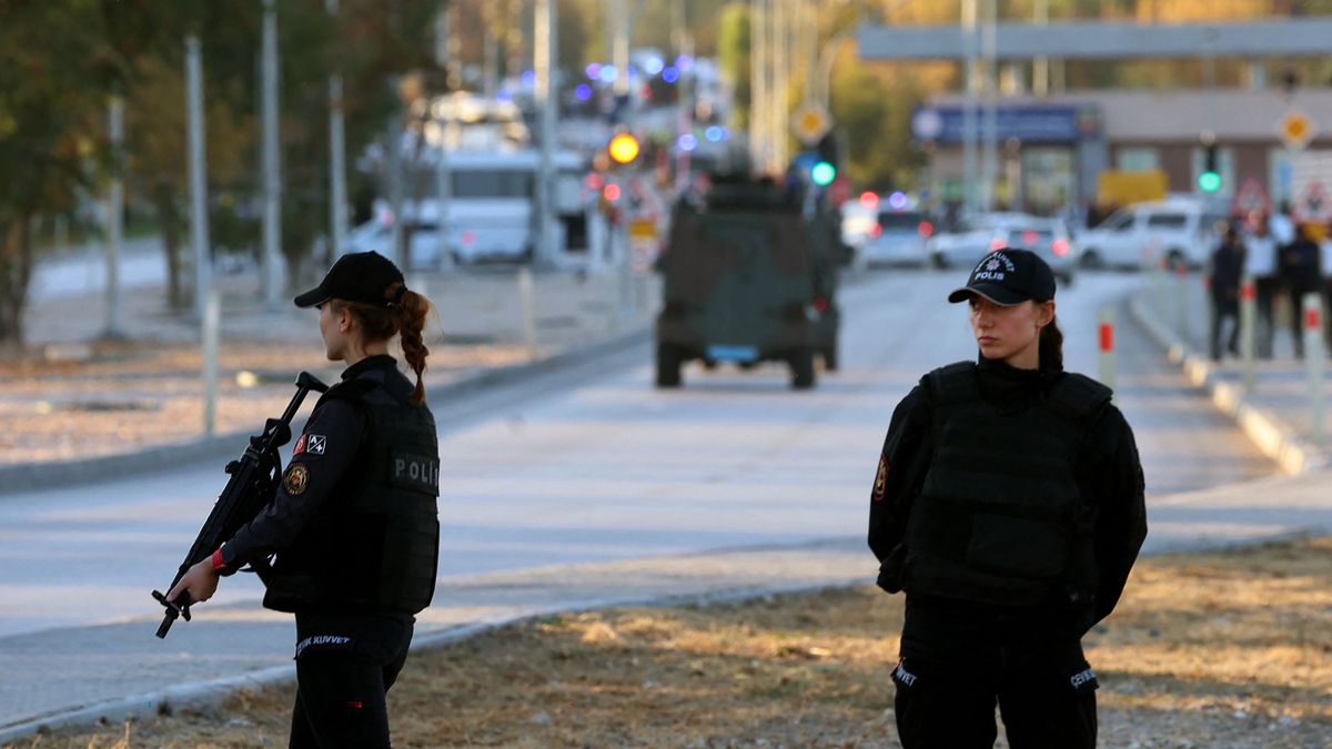 Terrortámadás volt Ankarában, többen meghaltak (videó)