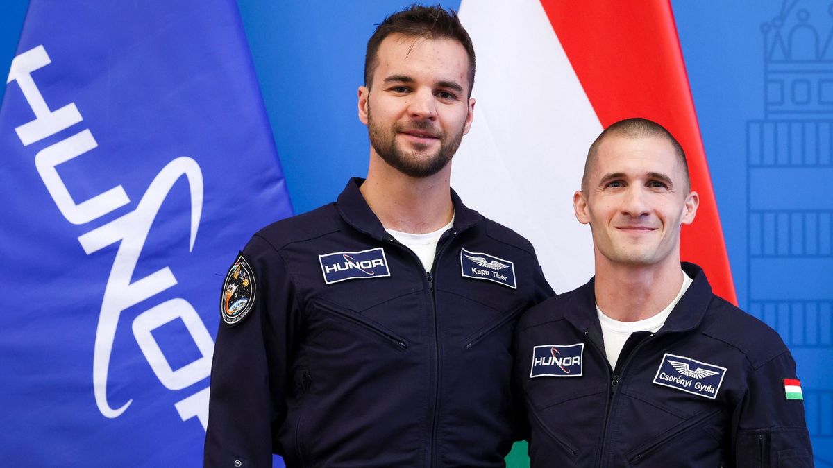 Tapasztalt asztronauták segítségével zajlik a magyar űrhajósok felkészítése