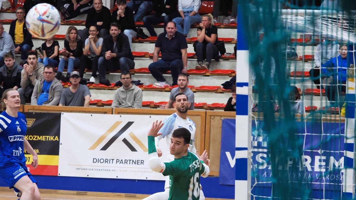 Az előző hazai meccsen még edző volt, most duplázott