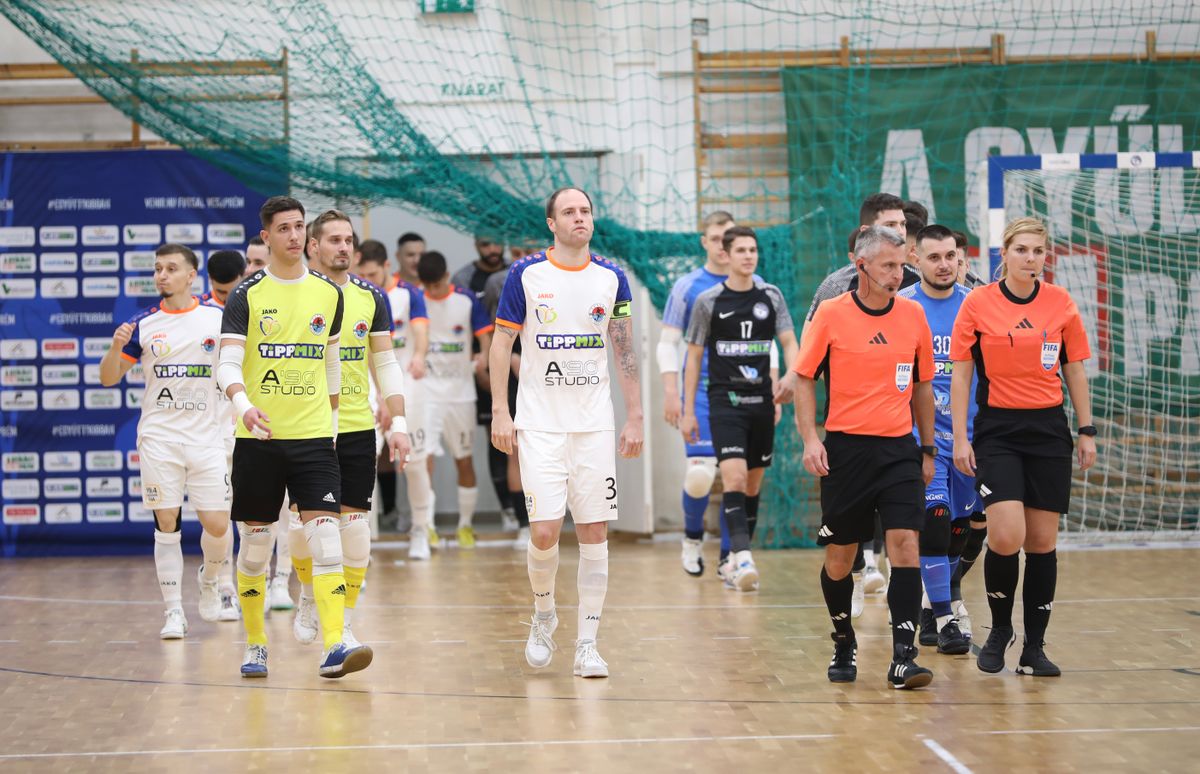 Négy vereséget és edzőváltást követően lépett pályára a veszprémi futsalcsapat pénteken az NB I-ben.