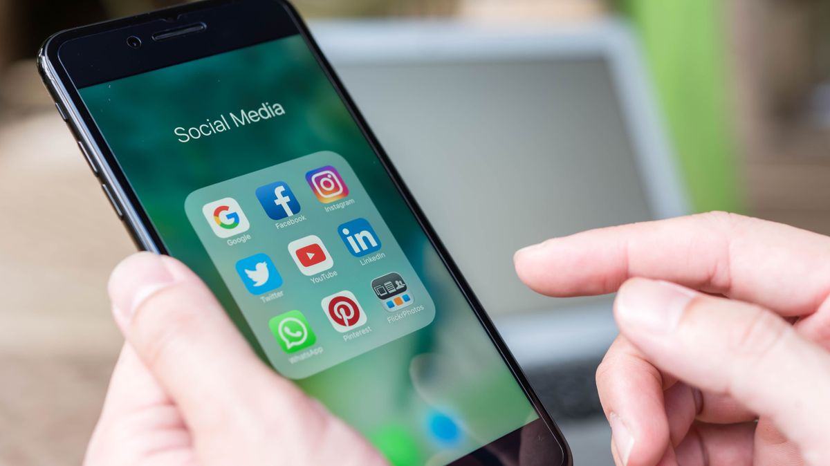 Az Európai Bizottság vizsgálódik a YouTube, a Snapchat és a TikTok háza táján