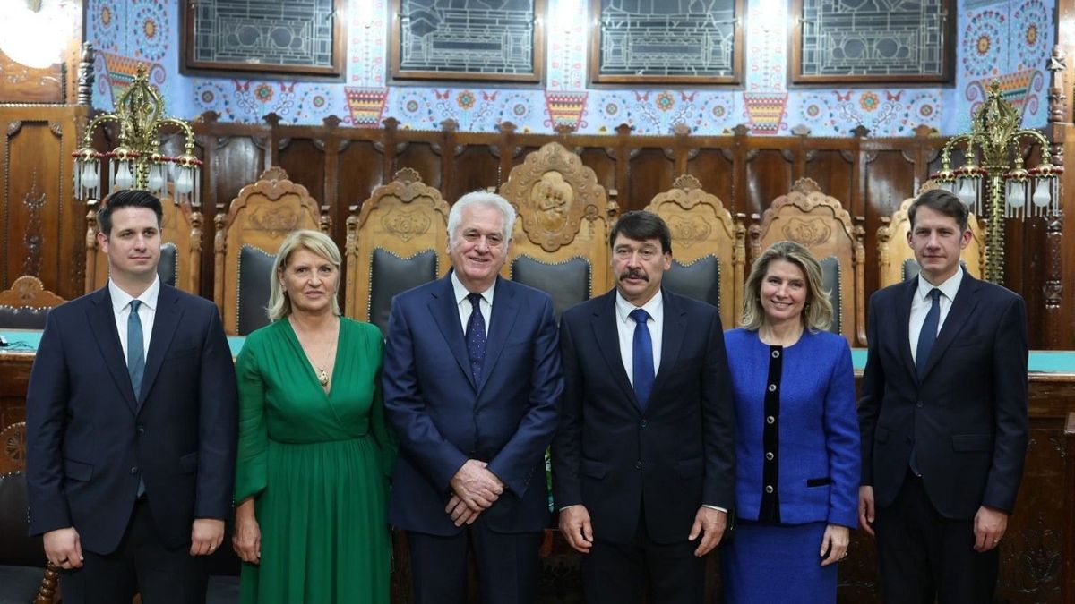 Áder János és Tomislav Nikolic kapta a Pásztor István-díjat