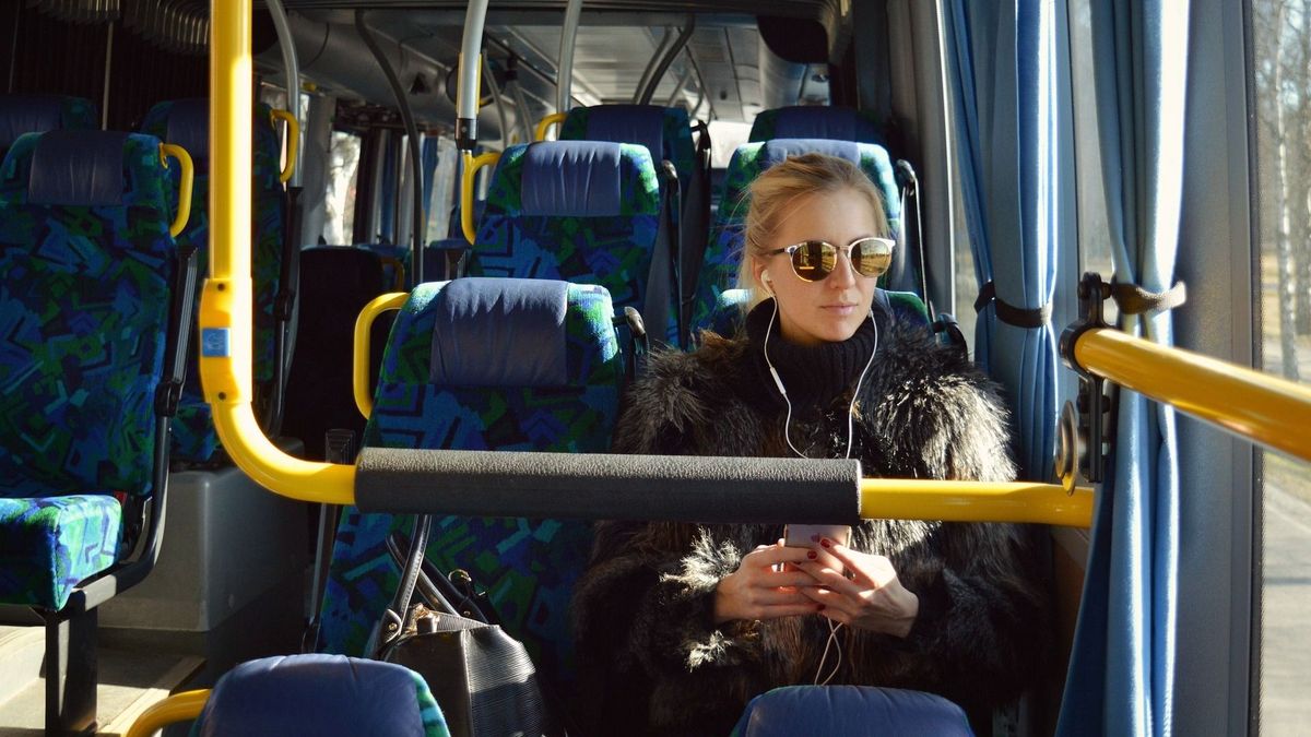 Erre figyelj, ha vonattal vagy busszal utaznál az ünnepnapon!