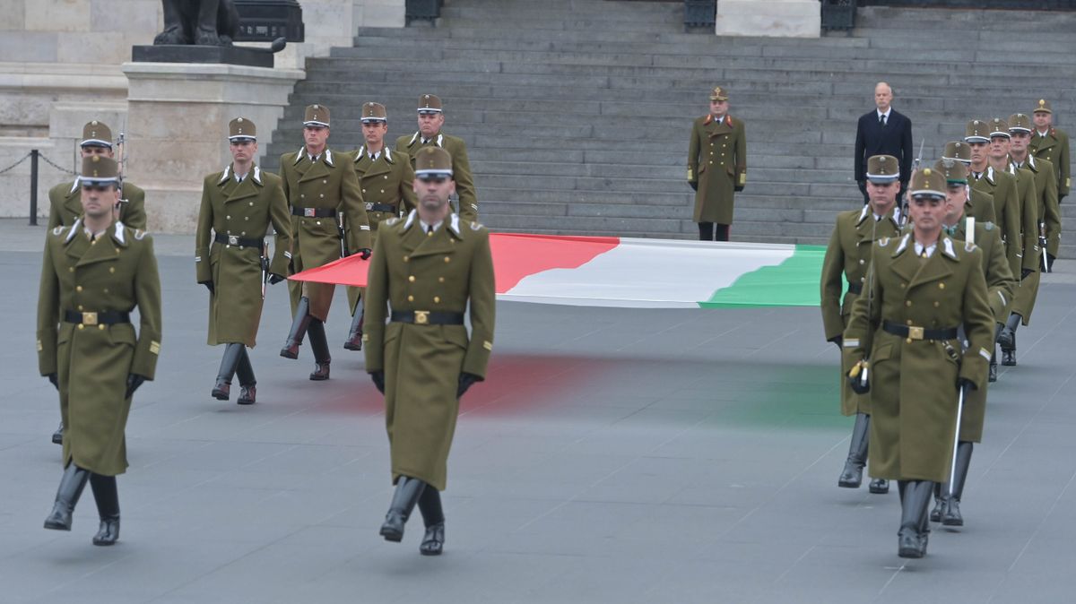 Tisztelet a hősöknek! Az aradi vértanúkra emlékezik az ország