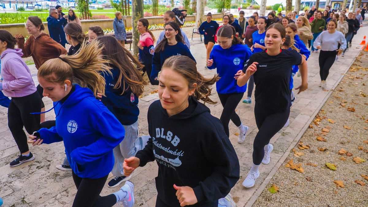 Több száz gyerek sportolt a Tagore sétányon (fotókkal, videóval)