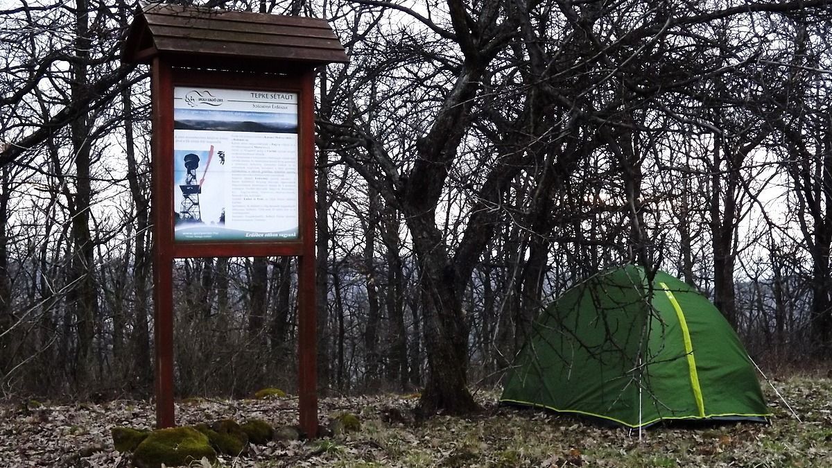 Sátorozna, táborozna az őszi erdőben? Jó, ha ezeket tudja!