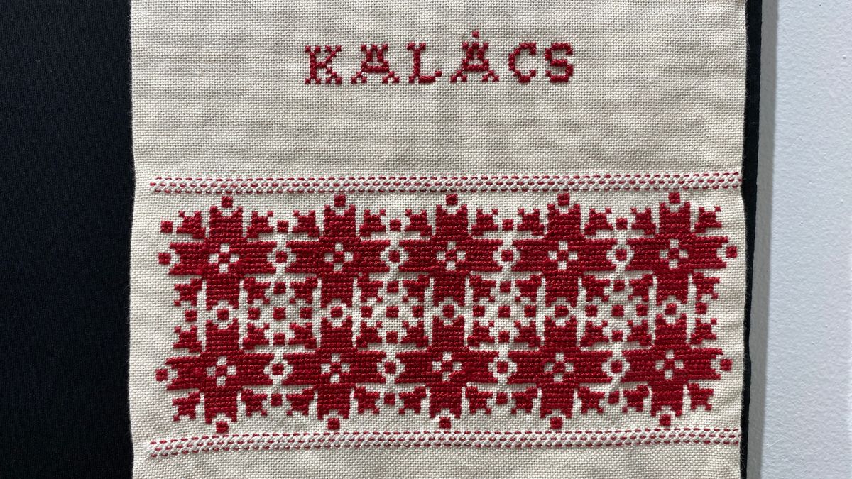 Öltések közelről – Nagyítóval mutatjuk a csodás bakonyi, Balaton-felvidéki hímzéseket (videó)