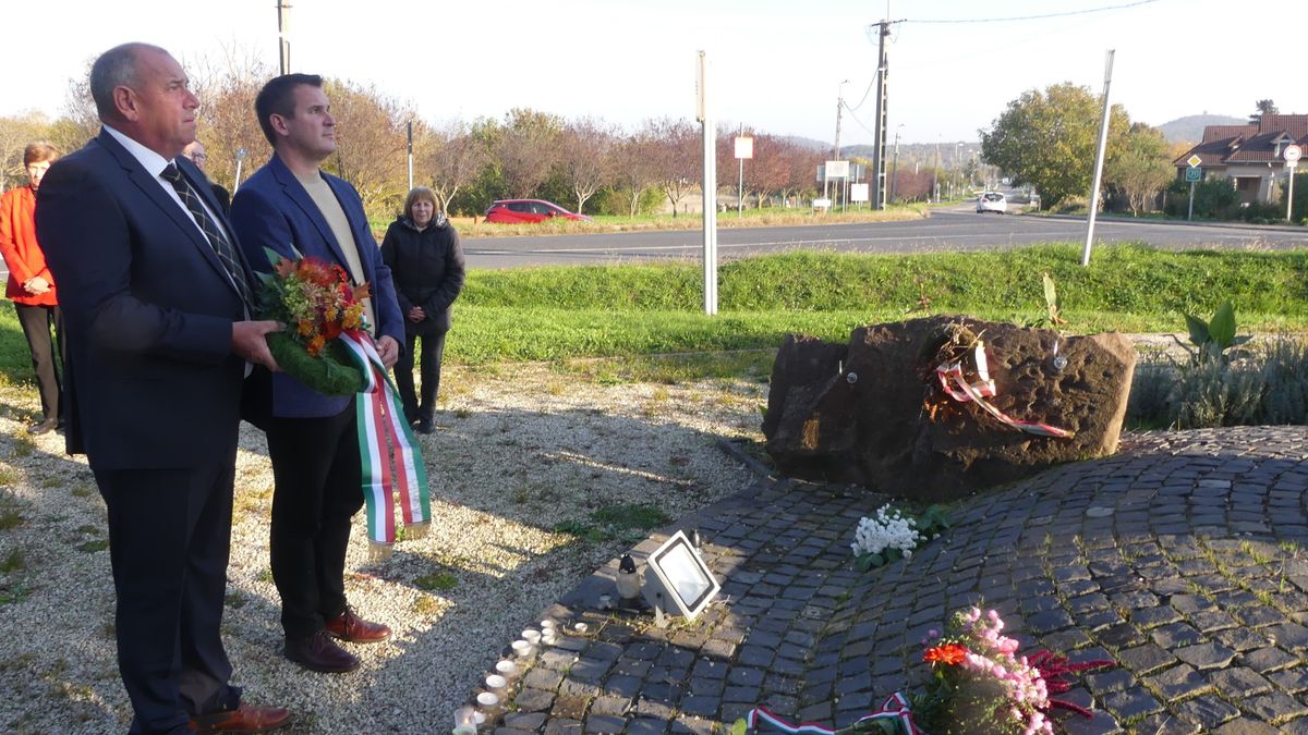 Aszófő is emlékezett a forradalom hőseire