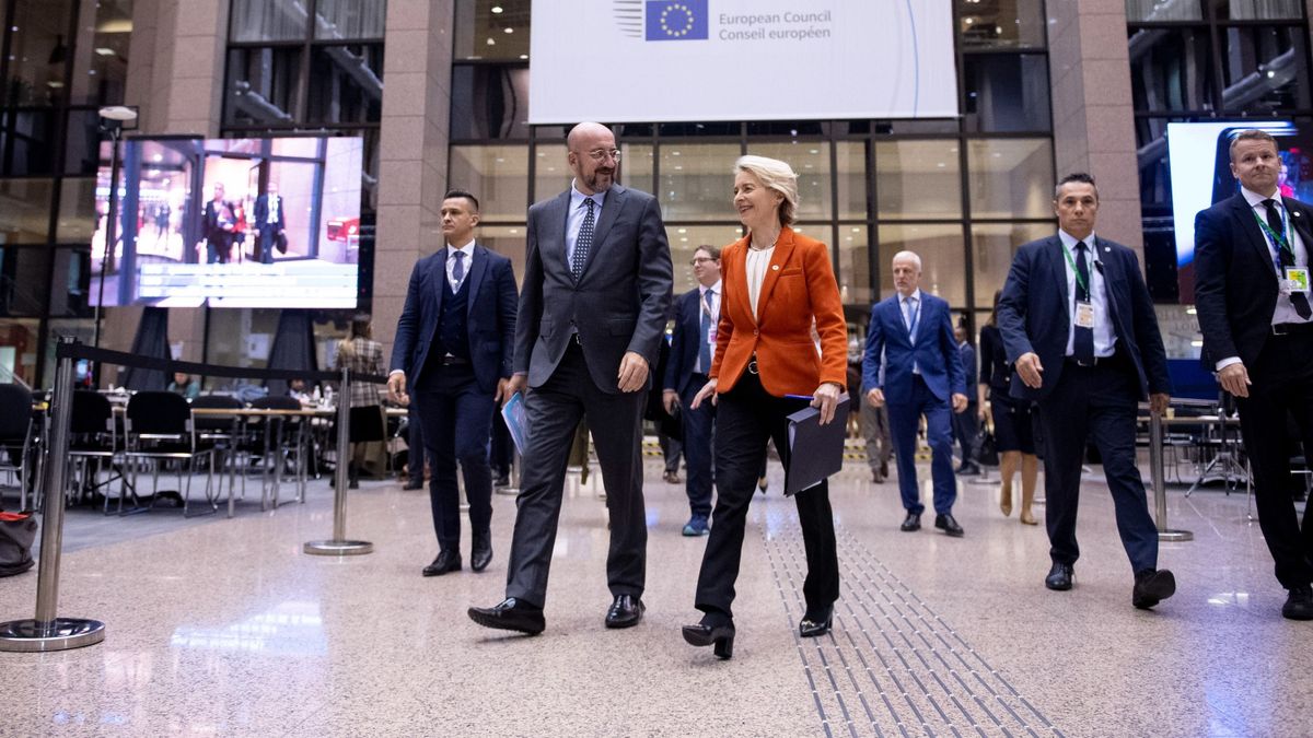 Újabb zsarolás jöhet Brüsszelből