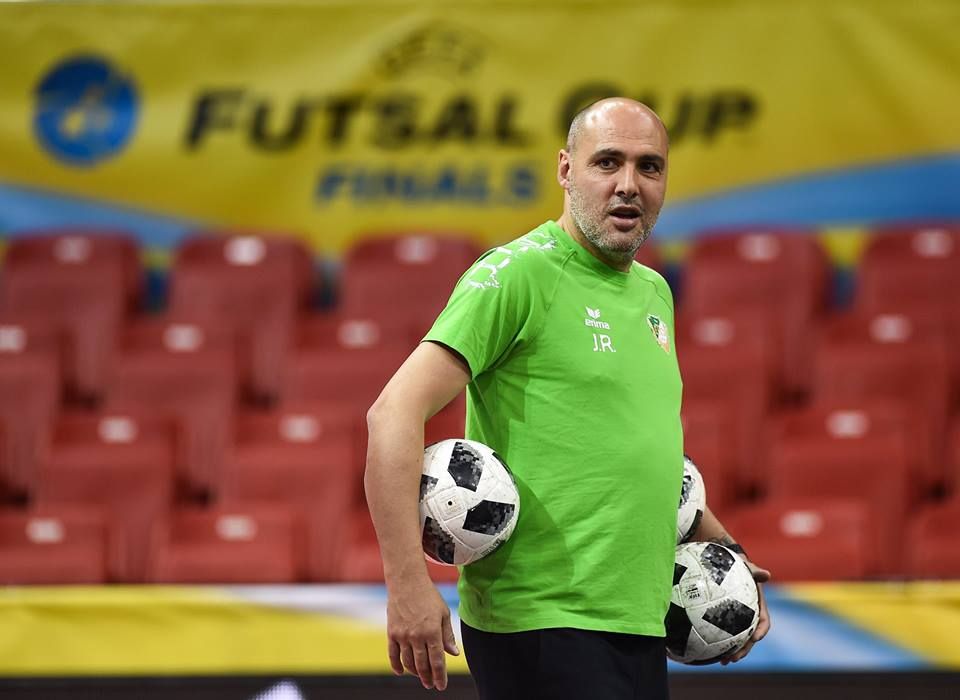 Világbajnok spanyol szakemberrel erősítette a veszprémi futsal.