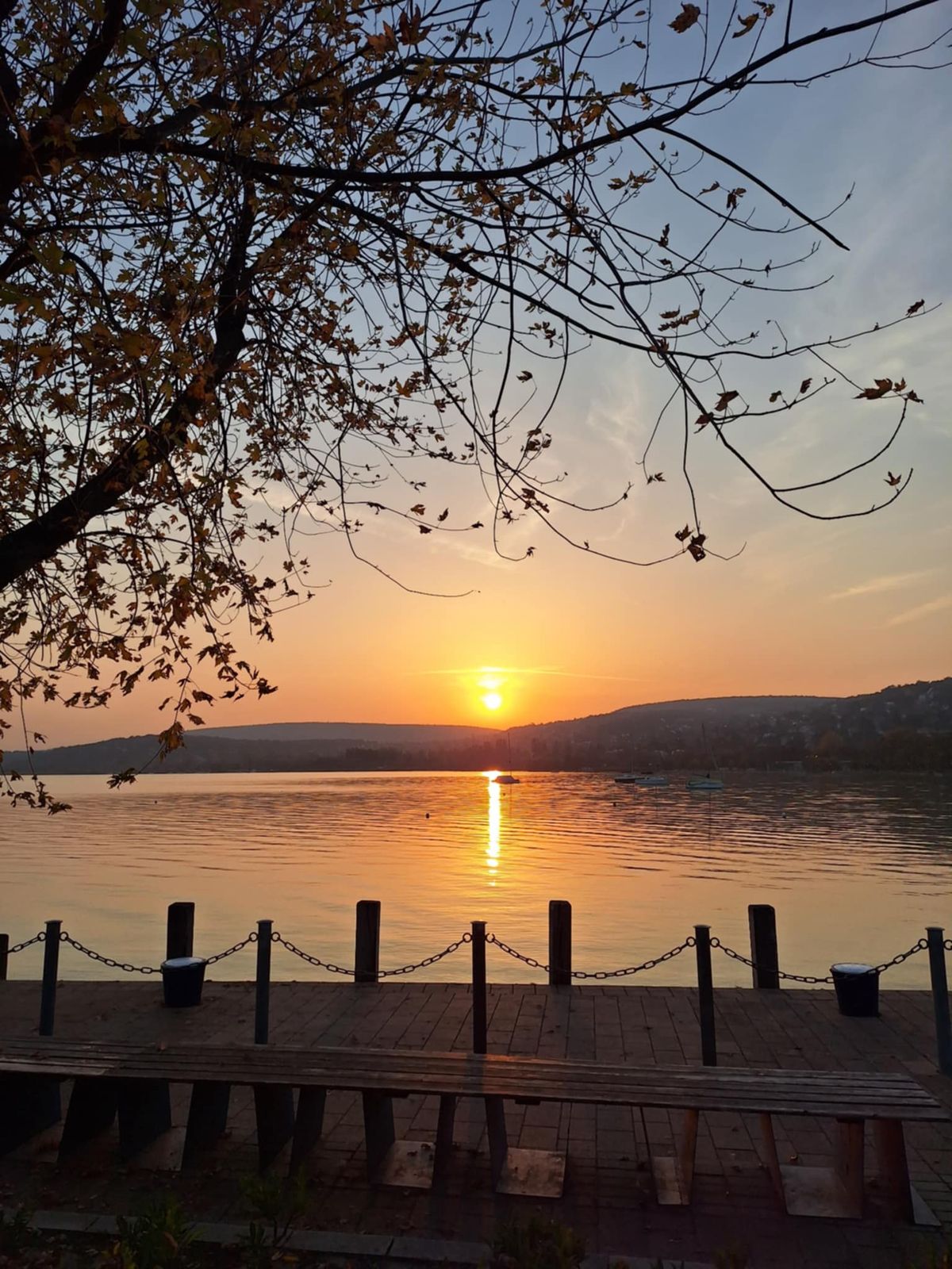 A Balaton ősszel is csodás látványt nyújt