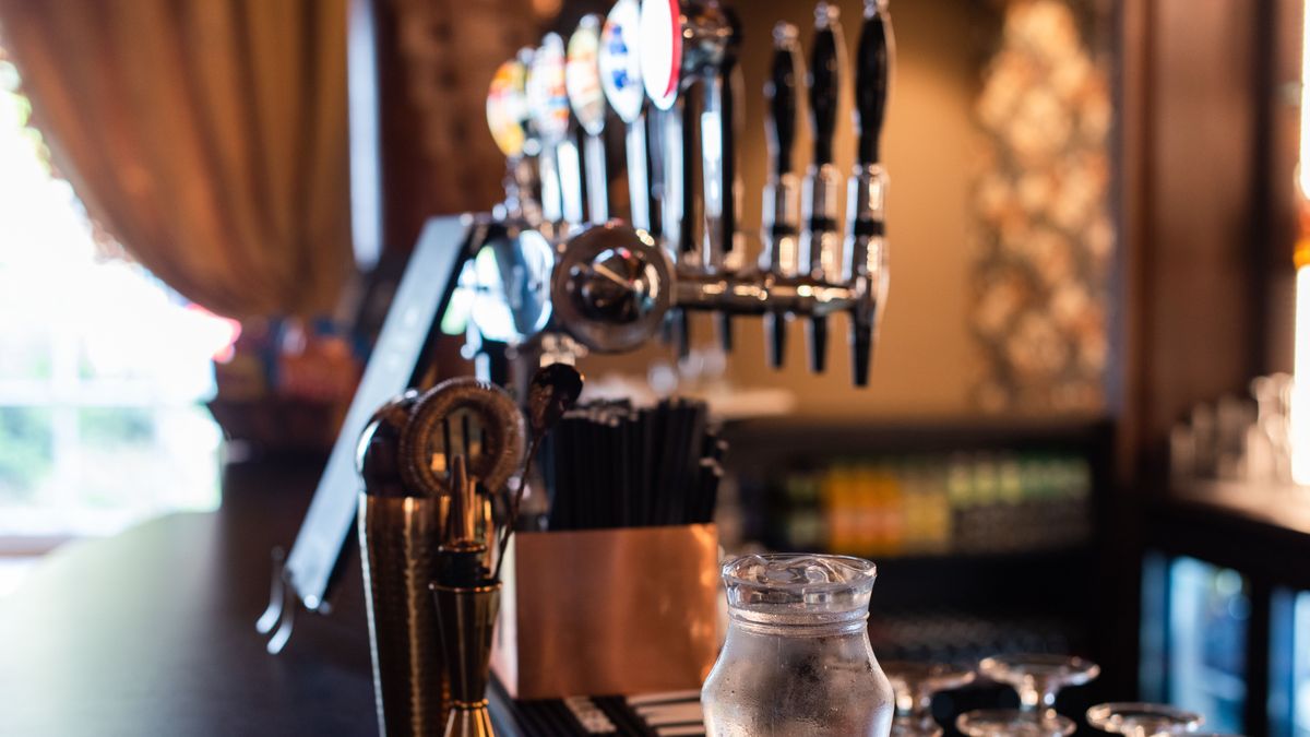 Rémálom: tisztítószer volt az alkoholos üvegekben, több embert kórházba vittek